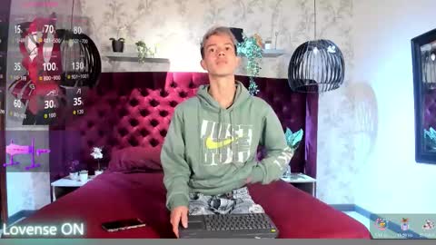 Nick  online show from November 6, 2025, 12:28 pm