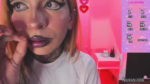 Snapshot of nicki_1 chatting on September 16, 2025, 7:42 am Help me reach 100 thumbs up online show from September 16, 2025, 7:42 am