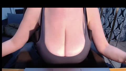 Snapshot of nicky_38hhugetits chatting on February 7, 2026, 7:45 am Nicky online show from February 7, 2026, 7:45 am