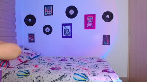 Snapshot of nicky_lucy_m chatting on December 4, 2024, 11:02 pm lucy online show from December 4, 2024, 11:02 pm