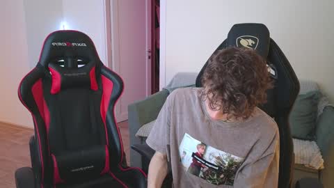 Nicki  Danny online show from February 6, 2025, 6:02 pm