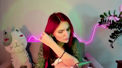 Snapshot of nicky_weekends chatting on December 13, 2024, 8:20 am Nicky Weekends online show from December 13, 2024, 8:20 am