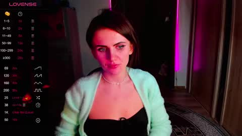 Snapshot of nicky_weekends chatting on February 28, 2025, 1:05 am Nicky Weekends online show from February 28, 2025, 1:05 am