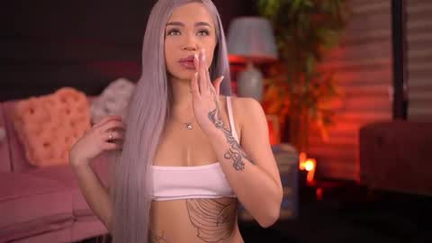 Nicky online show from November 3, 2025, 7:15 pm