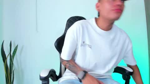 Nicky  online show from September 14, 2025, 5:01 pm