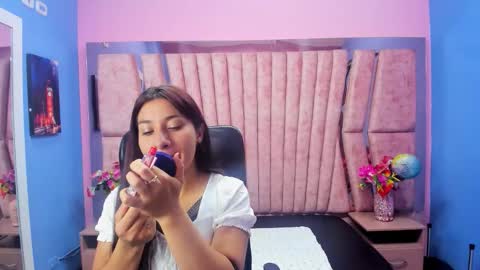 Nicky Miler online show from November 16, 2025, 3:17 pm