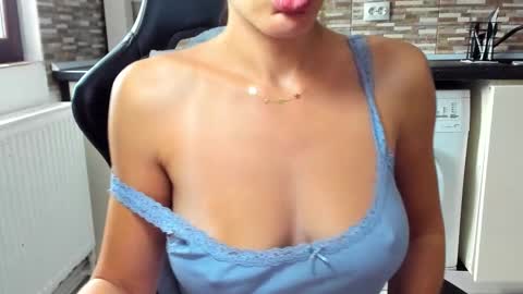 Nicky online show from September 25, 2025, 8:51 am