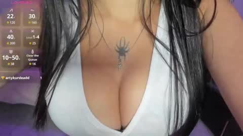 Nicolle online show from March 11, 2025, 3:05 am