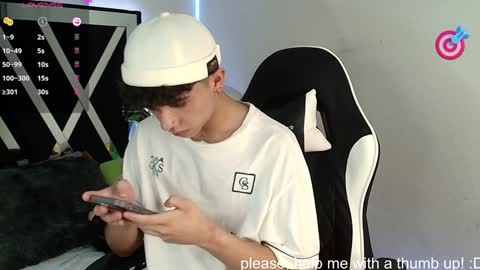 Snapshot of nico_cruz chatting on December 19, 2024, 10:32 pm nico online show from December 19, 2024, 10:32 pm