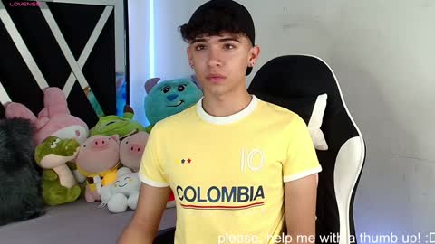 Snapshot of nico_cruz chatting on January 10, 2025, 4:22 am nico online show from January 10, 2025, 4:22 am