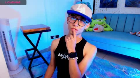 Snapshot of nico_cruz chatting on March 3, 2025, 9:44 am nico online show from March 3, 2025, 9:44 am