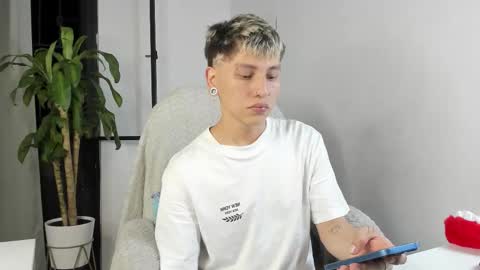 Snapshot of nico_nico_xd chatting on November 14, 2025, 6:45 am Nico online show from November 14, 2025, 6:45 am