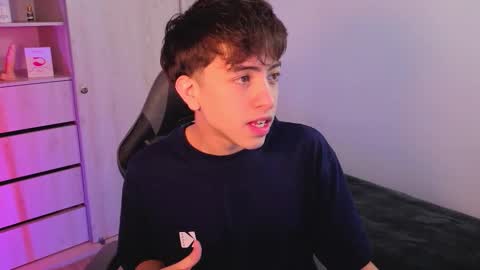 Nicolas online show from September 22, 2025, 7:05 pm