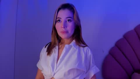 Nicol Gw online show from October 13, 2025, 4:45 am