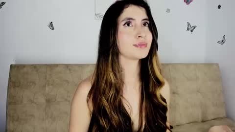 Snapshot of nicol_swift_ chatting on December 7, 2024, 6:10 am Nicol online show from December 7, 2024, 6:10 am