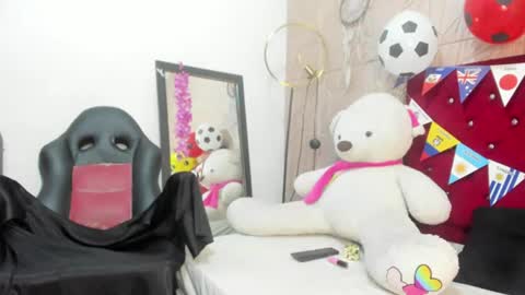 NIKOL online show from June 25, 2026, 10:42 am