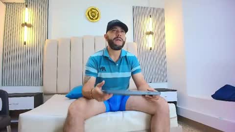 NICOLAS online show from May 19, 2026, 12:11 pm