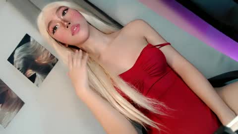 Snapshot of nicole_amore chatting on July 9, 2026, 7:12 am ITS ME NICOLE online show from July 9, 2026, 7:12 am