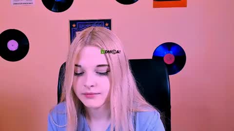 Snapshot of nicole_bright chatting on July 8, 2026, 9:14 am nicole_bright online show from July 8, 2026, 9:14 am