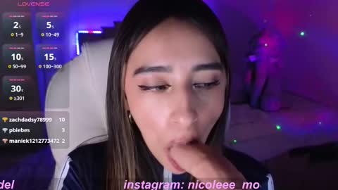 Snapshot of nicole_edwards chatting on September 23, 2025, 12:46 am Nicole online show from September 23, 2025, 12:46 am