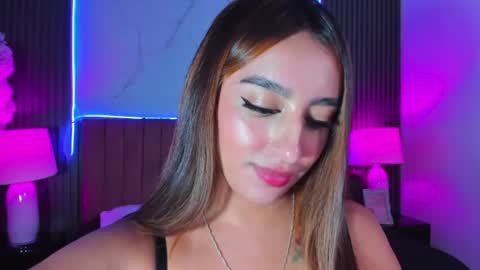 Nicole online show from June 16, 2026, 3:31 am