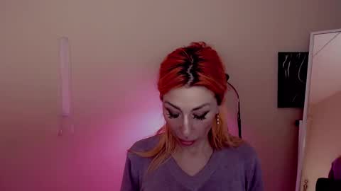 Snapshot of nicole_g0ld_ chatting on December 27, 2024, 8:45 am Nicole online show from December 27, 2024, 8:45 am