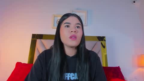 nicole_grace0 online show from October 6, 2025, 12:02 pm