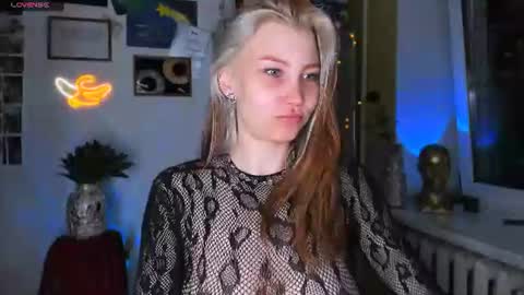 Nicole online show from July 5, 2026, 9:55 pm