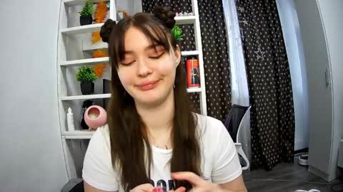 nicole_todd online show from December 30, 2024, 12:09 pm
