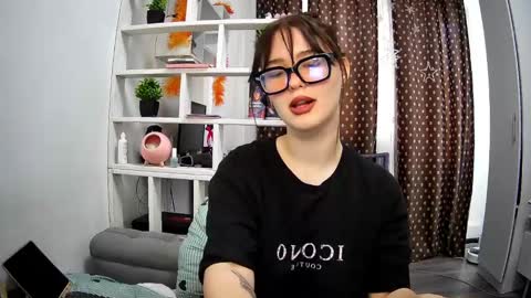 nicole_todd online show from January 2, 2025, 9:00 am