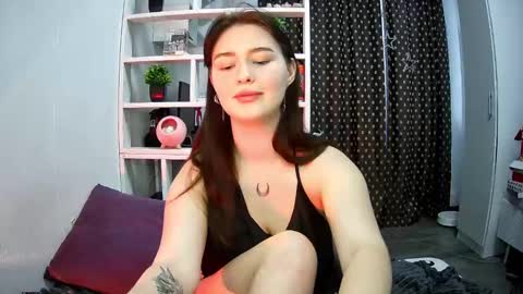 nicole_todd online show from January 10, 2025, 12:04 pm