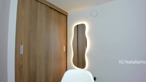 N A T A L I A online show from February 2, 2025, 3:54 am