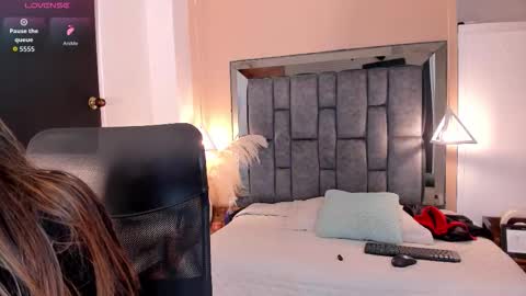 N A T A L I A online show from September 20, 2025, 7:37 pm