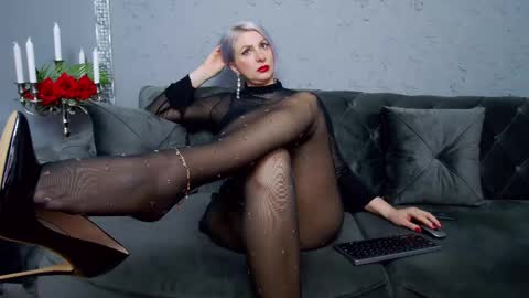 Nicole Domme online show from February 10, 2025, 4:36 pm