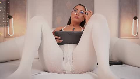 Nicol Flores  GMT-5 1530-2200  online show from July 3, 2026, 7:53 pm