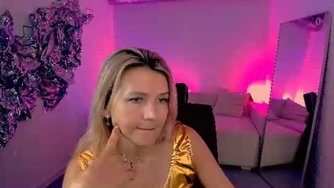 nicolehits online show from June 22, 2026, 1:52 pm