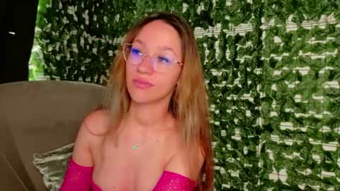 nicoleirisxxx online show from June 22, 2026, 5:59 am
