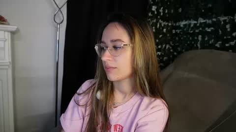 nicoleirisxxx online show from July 23, 2026, 5:16 am