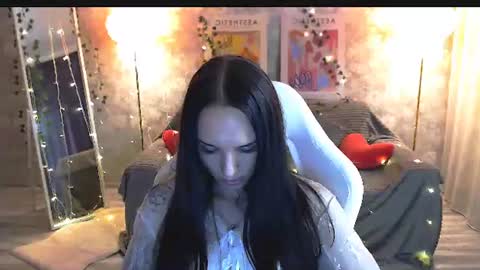 Nicole online show from June 13, 2026, 7:12 pm