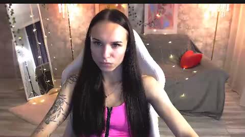 Nicole online show from June 14, 2026, 3:36 pm