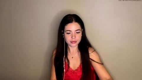 Nicole online show from May 5, 2026, 7:44 pm