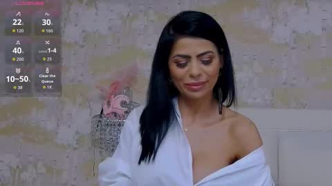 NicoleSmyth online show from November 14, 2025, 9:02 pm