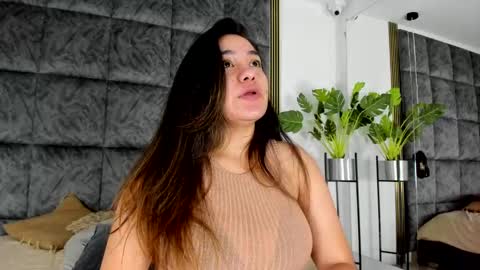 Nicole online show from March 2, 2025, 10:05 pm