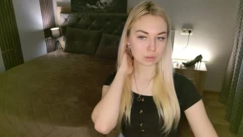 Snapshot of nicolestunning chatting on May 15, 2026, 5:36 am NicoleStunning online show from May 15, 2026, 5:36 am