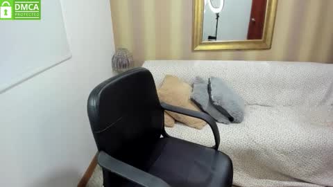 Snapshot of nicolettcolin chatting on October 17, 2025, 6:54 pm Nicolettcolin online show from October 17, 2025, 6:54 pm