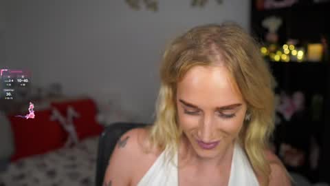 nicolette__shea_ online show from December 19, 2024, 5:18 pm