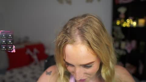 nicolette__shea_ online show from December 22, 2024, 5:21 pm