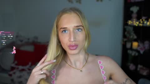 nicolette__shea_ online show from January 6, 2025, 2:03 pm