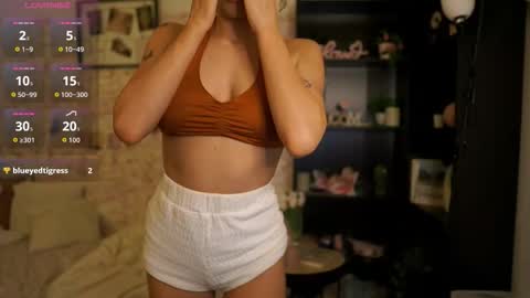 nicolette__shea_ online show from October 9, 2025, 8:01 am