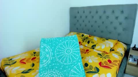  ELIZABETH  online show from December 5, 2025, 2:14 pm